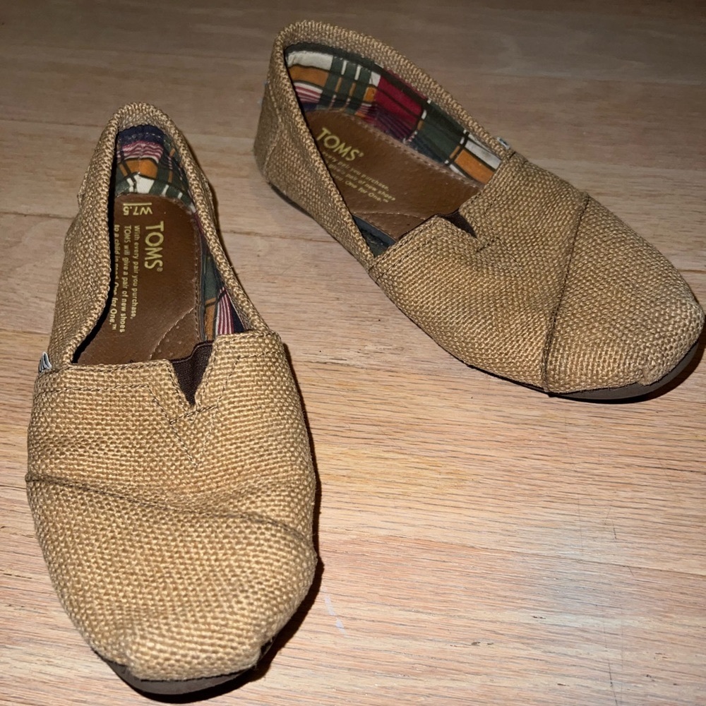 TOMS burlap shoe - size 7.5